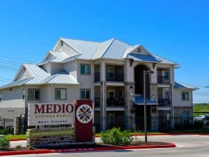 medio-springs-ranch-apartments